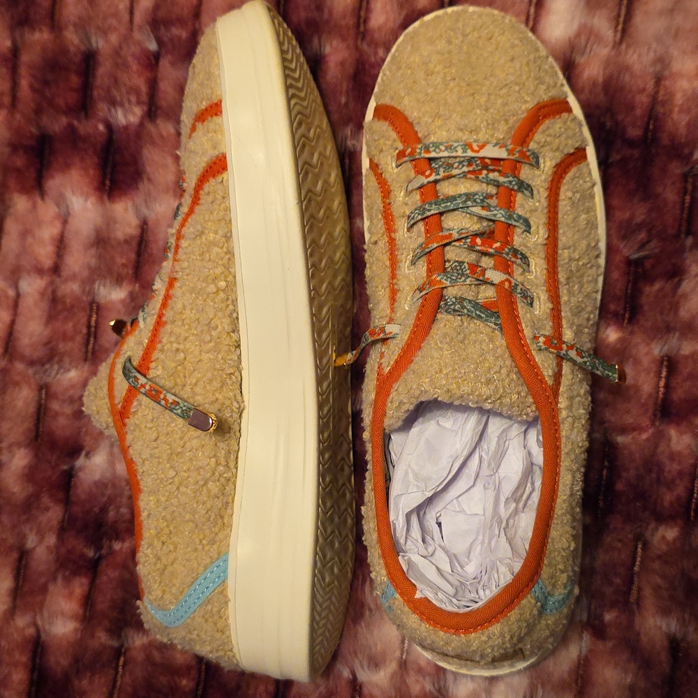 HEY DUDE Karina Sherpa In Sage Women's US8 Sneakers Shoes With Elastic Laces EUC - Picture 5 of 10